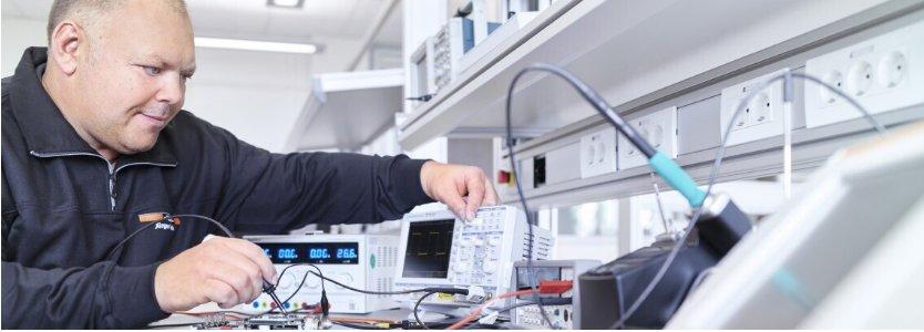 Servicetechniker im Außendienst (m/w/d) Schwerpunkt Automatisierung (Vollzeit | Sindelfingen / Telearbeit)