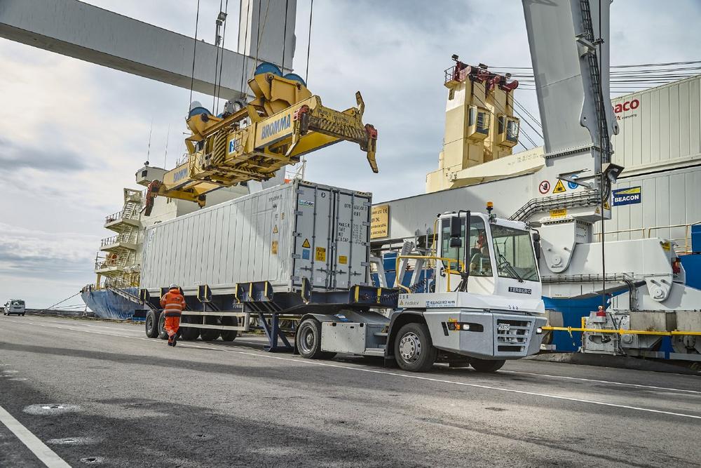 Nfz-/Kfz-Mechatroniker (m/w/d) als Disponent und Serviceberater (Vollzeit | Hamburg)