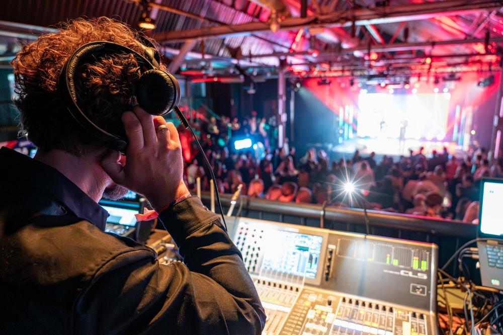 Ausbildung zur Fachkraft für Veranstaltungstechnik (m/w/d) – Mainz (Vollzeit | Berlin)